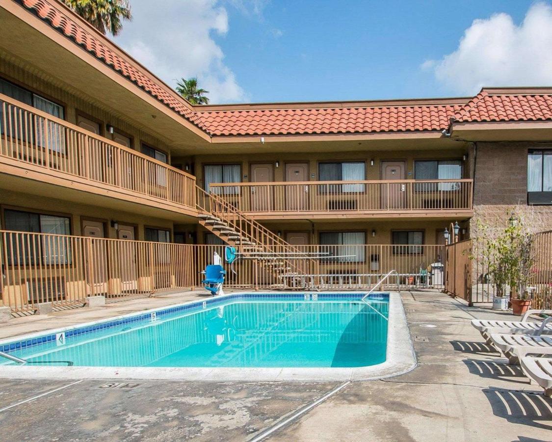 Palm Inn Hotel Near Tyler Mall Riverside Exterior photo