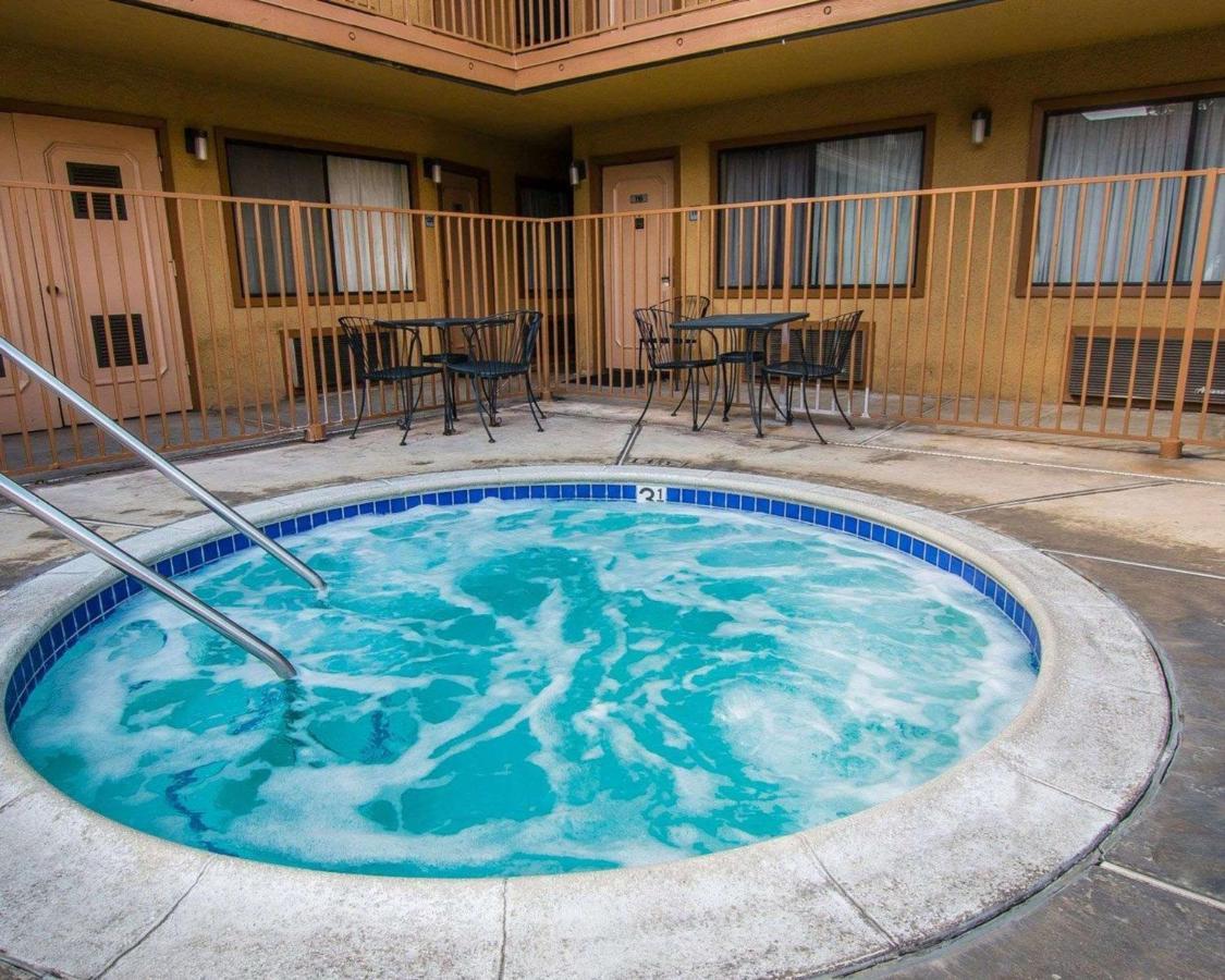 Palm Inn Hotel Near Tyler Mall Riverside Exterior photo